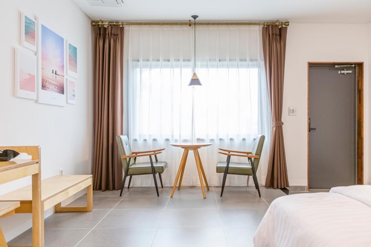 Lunamar Pension Чеджудо Экстерьер фото