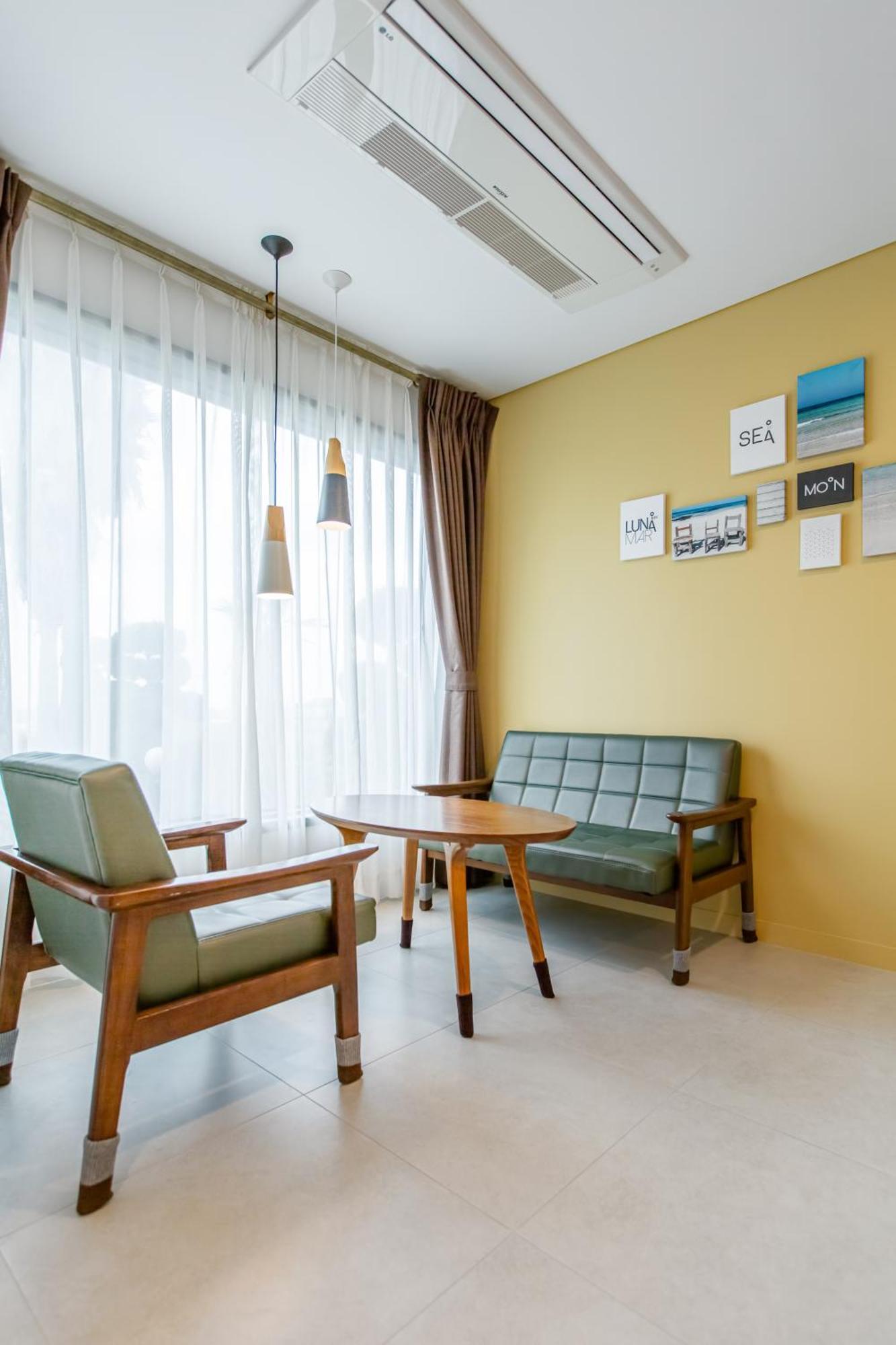 Lunamar Pension Чеджудо Экстерьер фото